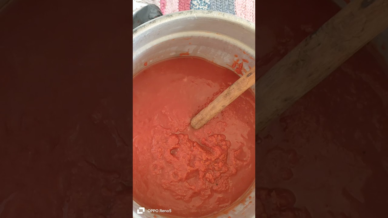 عجينة الطماطم الشايحه في الشمس pâte de tomate séchée au soleil