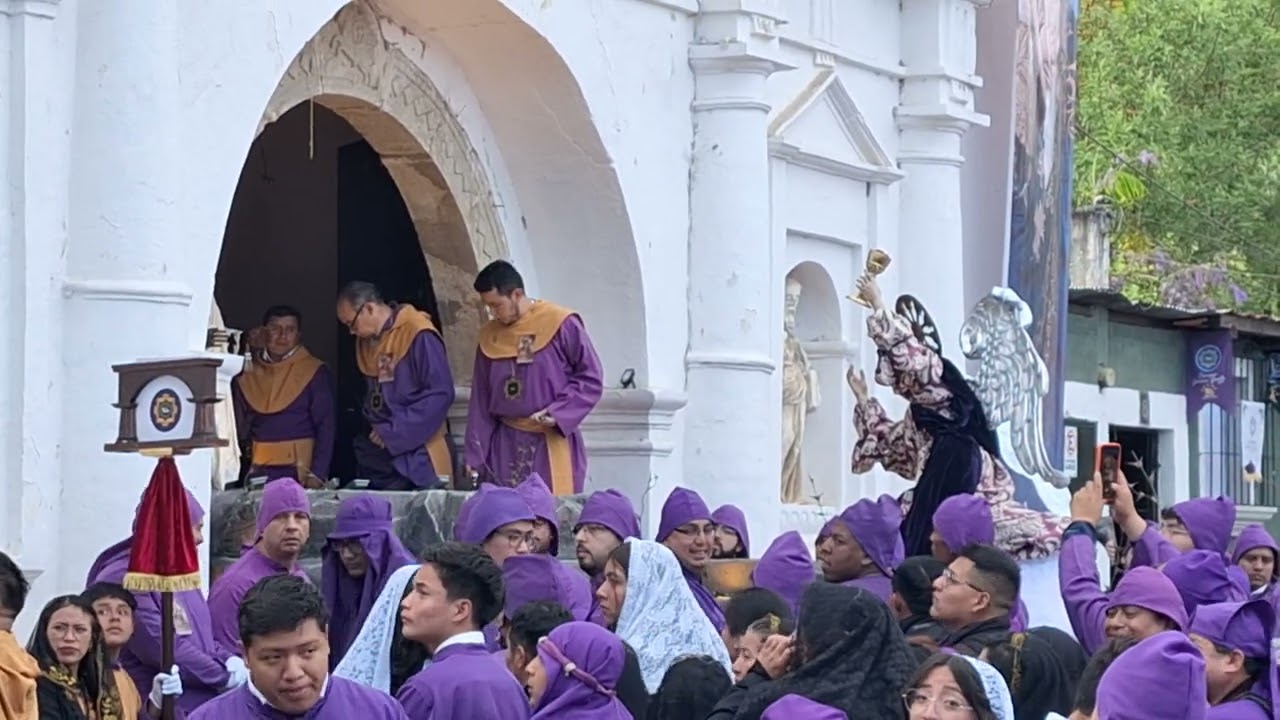 Salida | Jes&uacute;s Nazareno de la Humildad - San Crist&oacute;bal el Bajo Antigua Guatemala, Jueves Santo 2026.