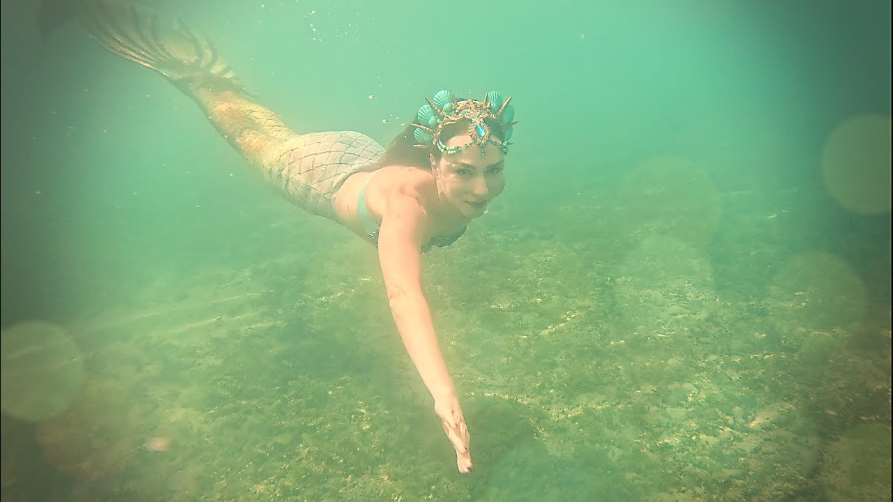LAKE SWIM AFTER THE FLOODS IN GOLDEN GIZA MERMAID TAIL