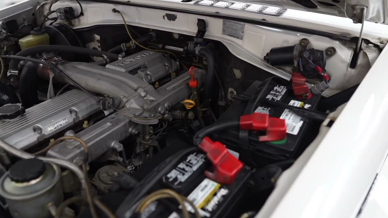 ⁠ Cold Start  video of Toyota LC 98 HZJ77 rear and from engine bay,smooth sound 1HZ motor