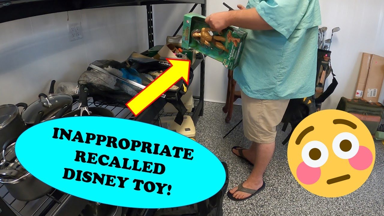 INAPPROPRIATE AND DANGEROUS RECALLED VINTAGE TOYS FOUND AT THIS GARAGE SALE!