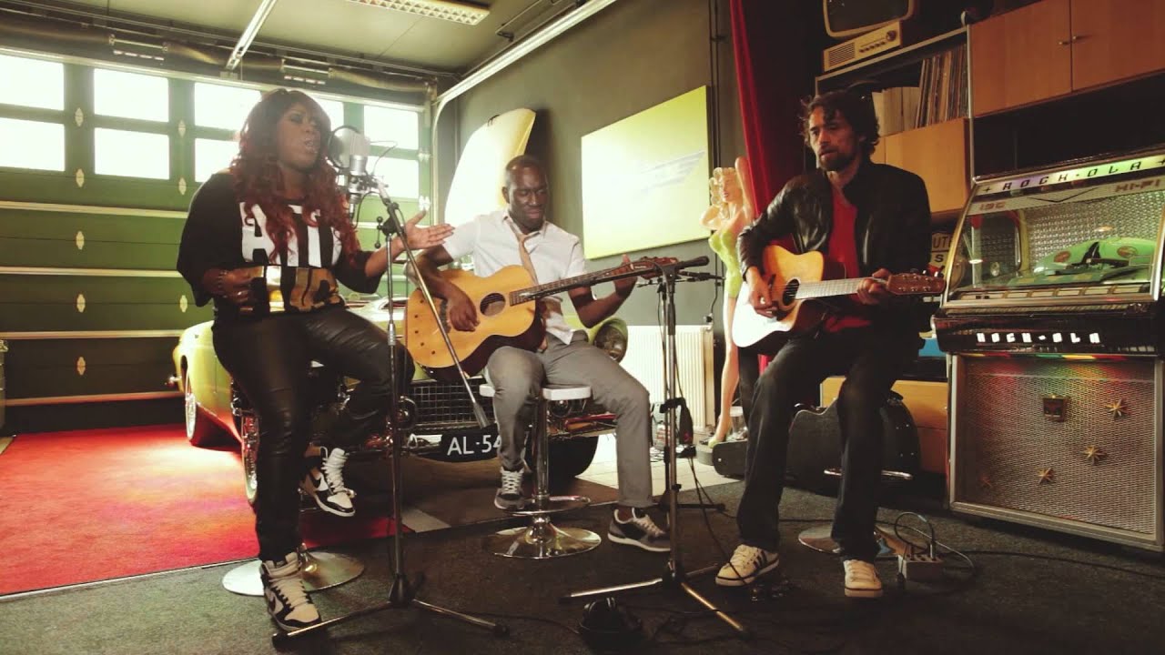 Berget Lewis -  Aviator Acoustic Session