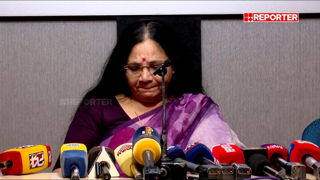'വിധി വന്നപ്പോൾ അവൾ ഷോക്കായി പോയി, ആരും ഭക്ഷണം കഴിച്ചില്ല, ഉറങ്ങിയില്ല'; വിതുമ്പി ഭാഗ്യലക്ഷ്മി