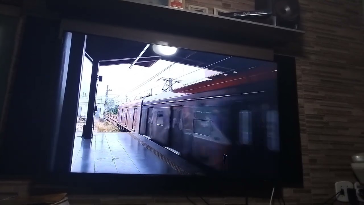 Série 2500 U520 sendo recolhido na estação barra fundo linha 11 coral 
