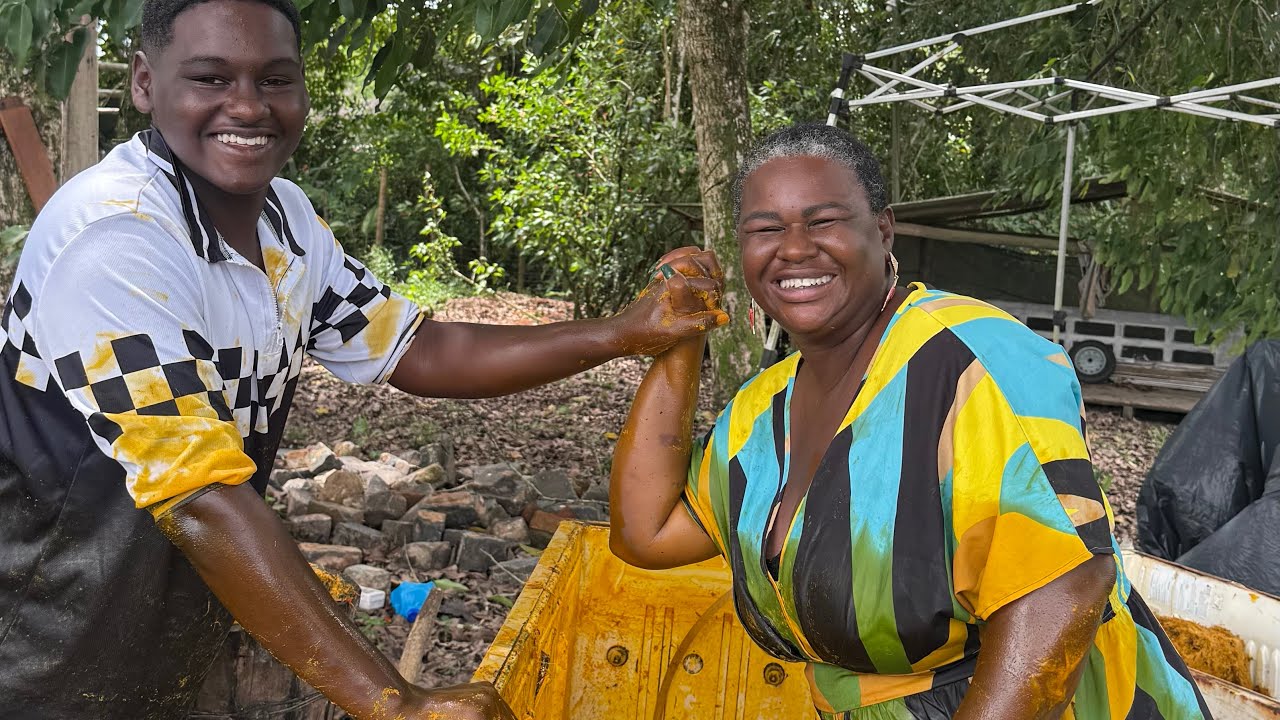 Fazendo azeite de PILAO 