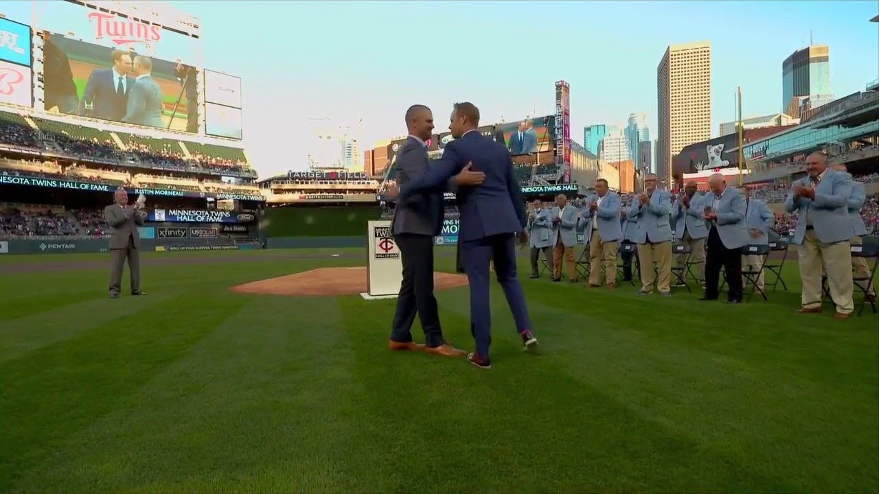Joe Mauer introduces Justin Morneau as 34th member of Twins Hall of Fame