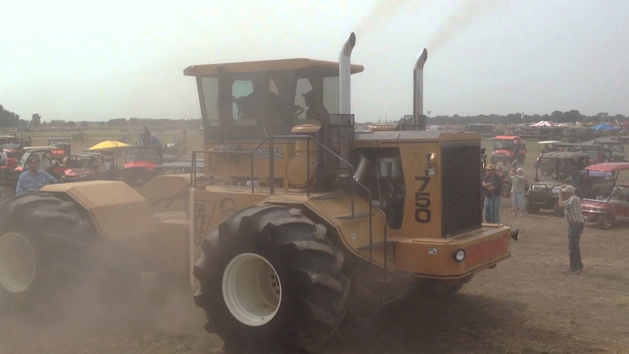 Earthquake pulling 20 bottom plow at Rantoul