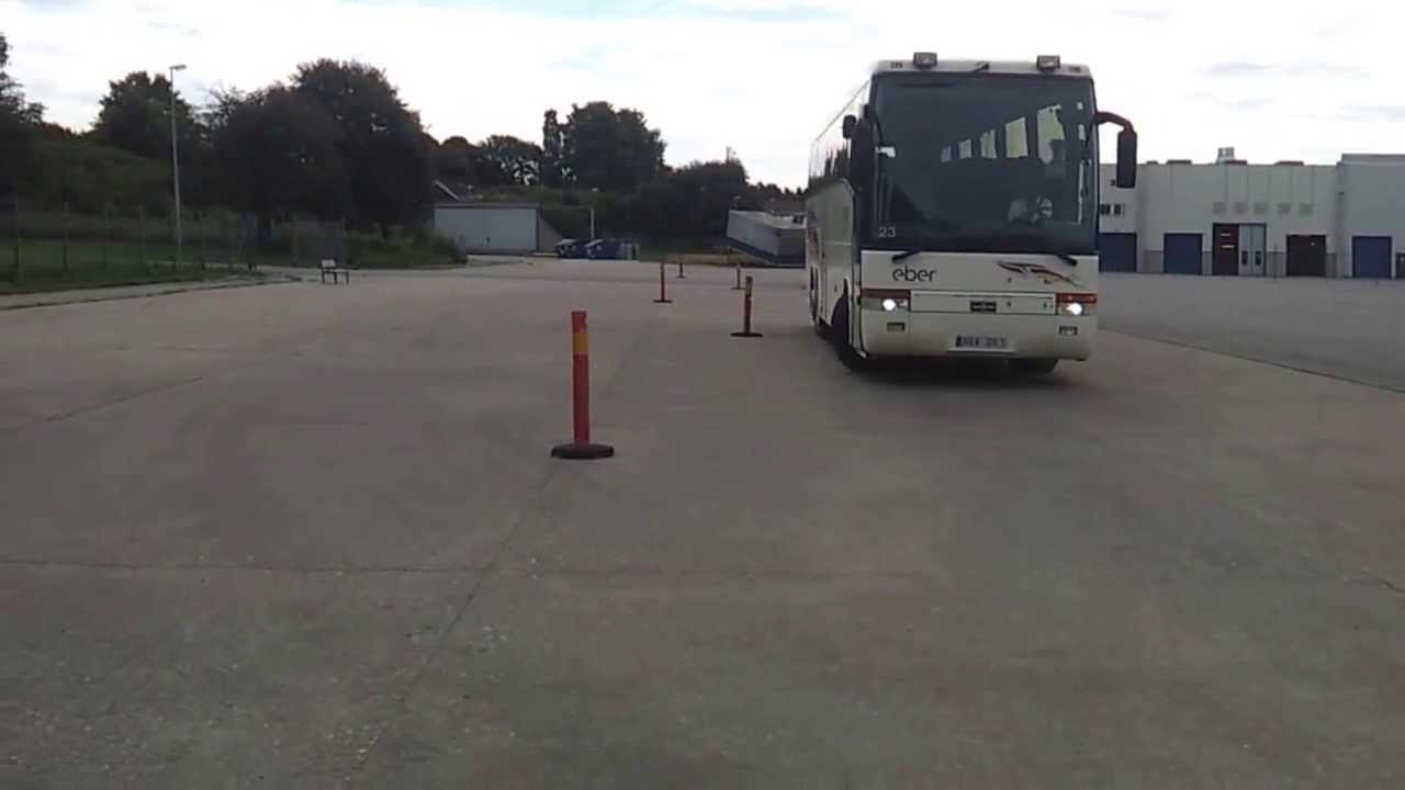 Slalom med buss