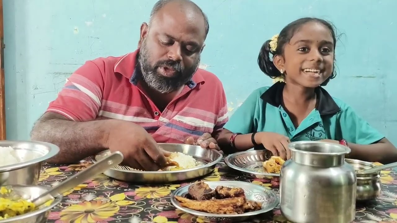 குழம்பு மீன் டேஸ்டா பொரிச்ச மீன் டேஸ்டா வாங்க பாத்துருவோம்👍😂#trending #food #comedy #funny #support