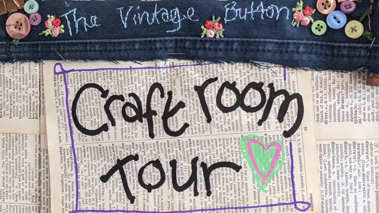 Welcome to my little craft room, stay a while! 😊