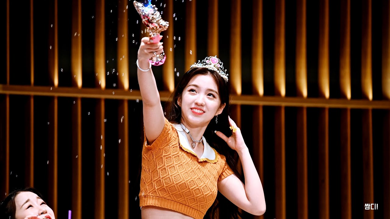 [4K] 20220120 Kep1er(케플러) 예서 비눗방울 놀이 및 멘트 직캠 (M2U레코드 팬사인회 Fansign event)(신촌 유플렉스 아크앤북)  #Kep1er #케플러