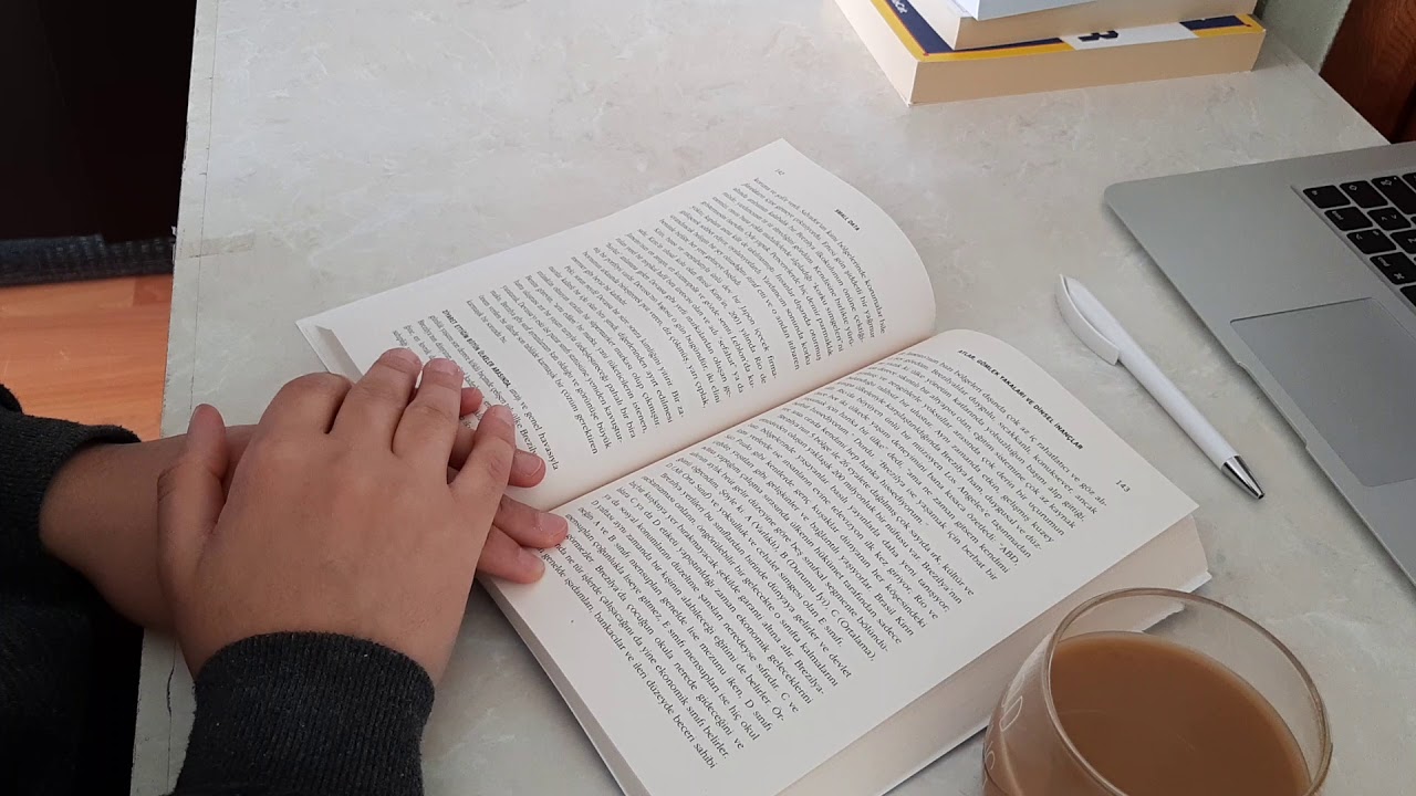Benimle kitap oku 6 . Read a book with me .和我一起讀書 . 나와 함께 책을 읽어 . 私と一緒に本を読む . اقرأ كتابًا معي . 📚☕😍