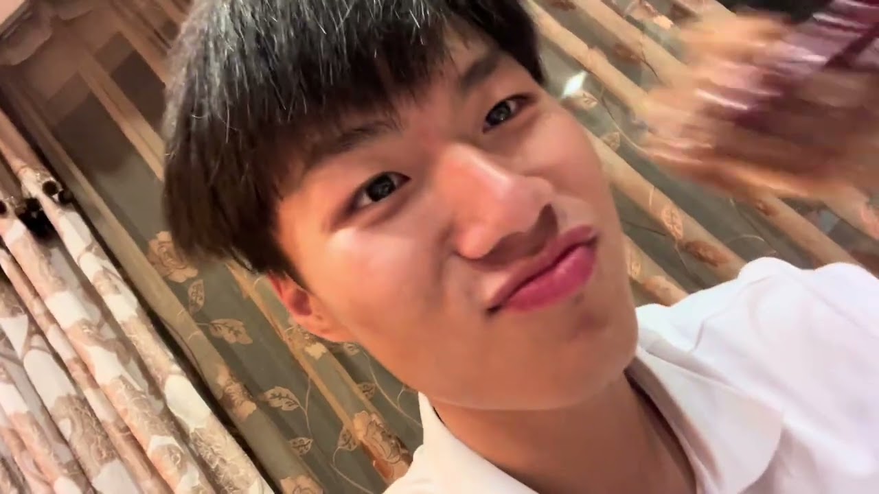 沉浸式生日Vlog！在5000平大豪宅唱K这你受得了么，感谢朗招待！#vlog #沉浸式 #聚会 #生日快乐 #日常vlog