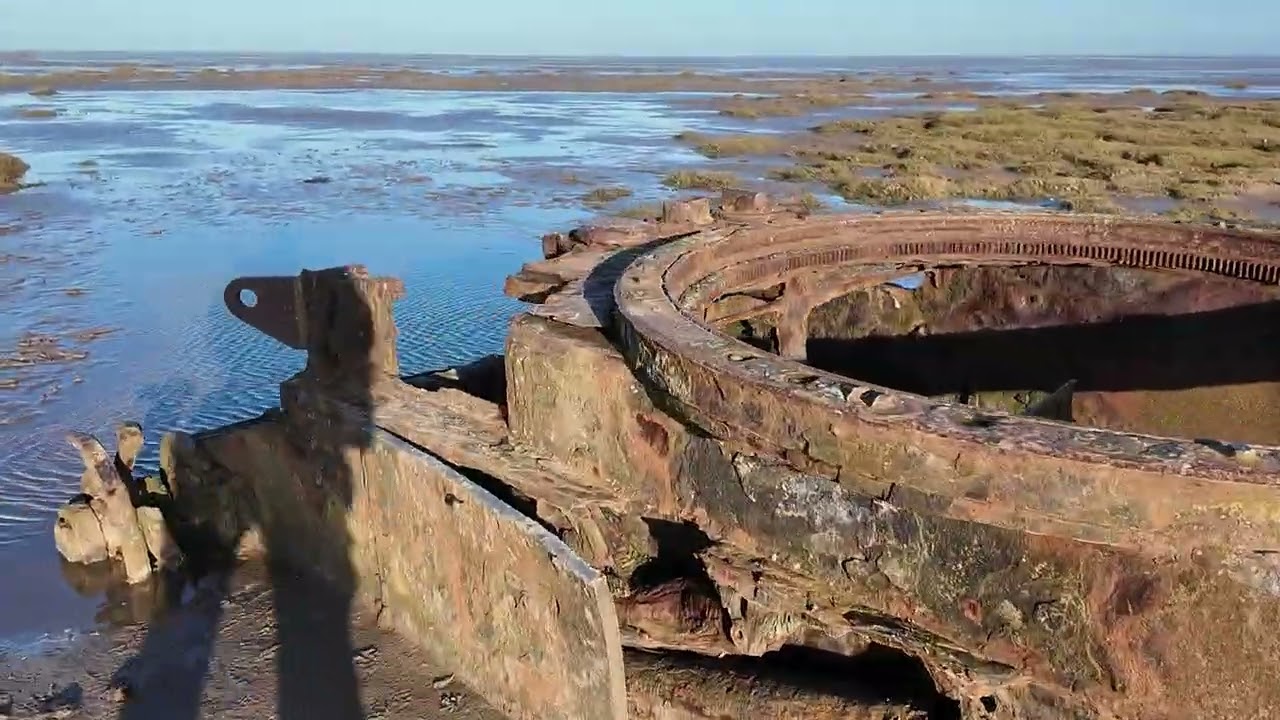 They left a tank on the beach! Theddlethorpe tank on the beach.