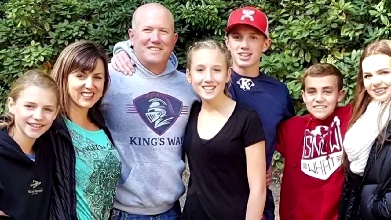 Port Angeles pastor circles state