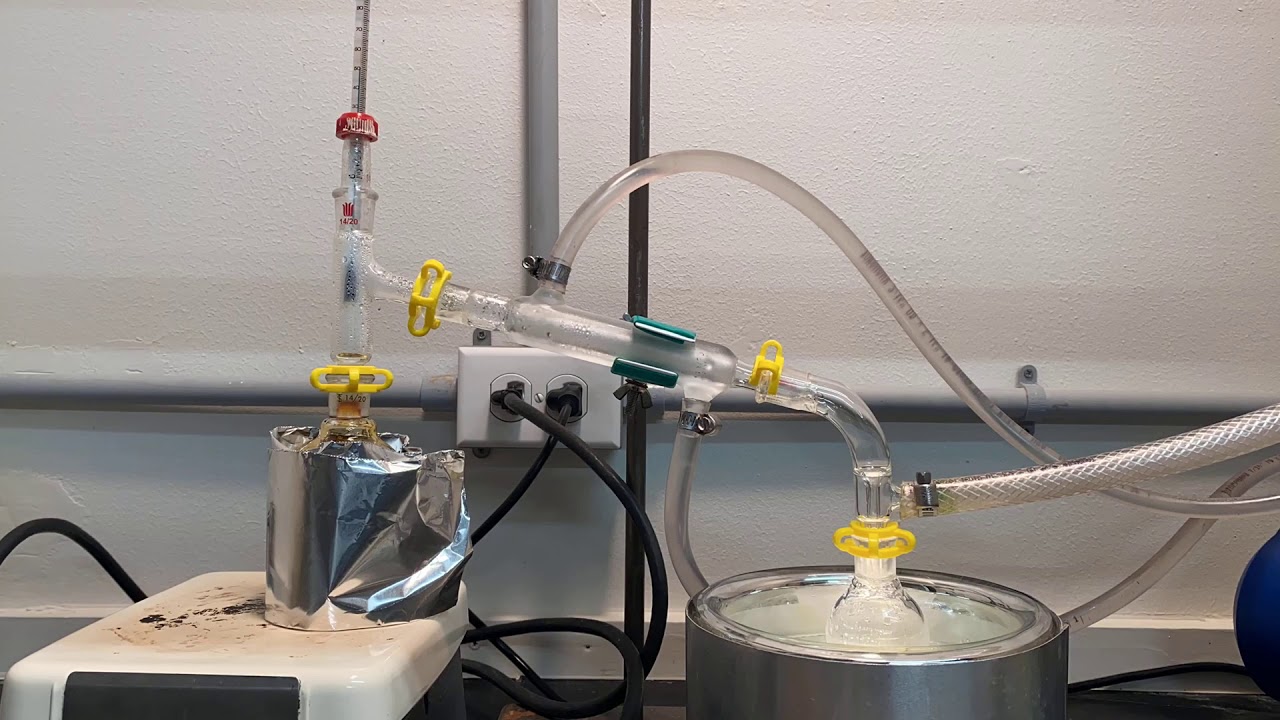 Vacuum Distillation of Aniline (time lapse)