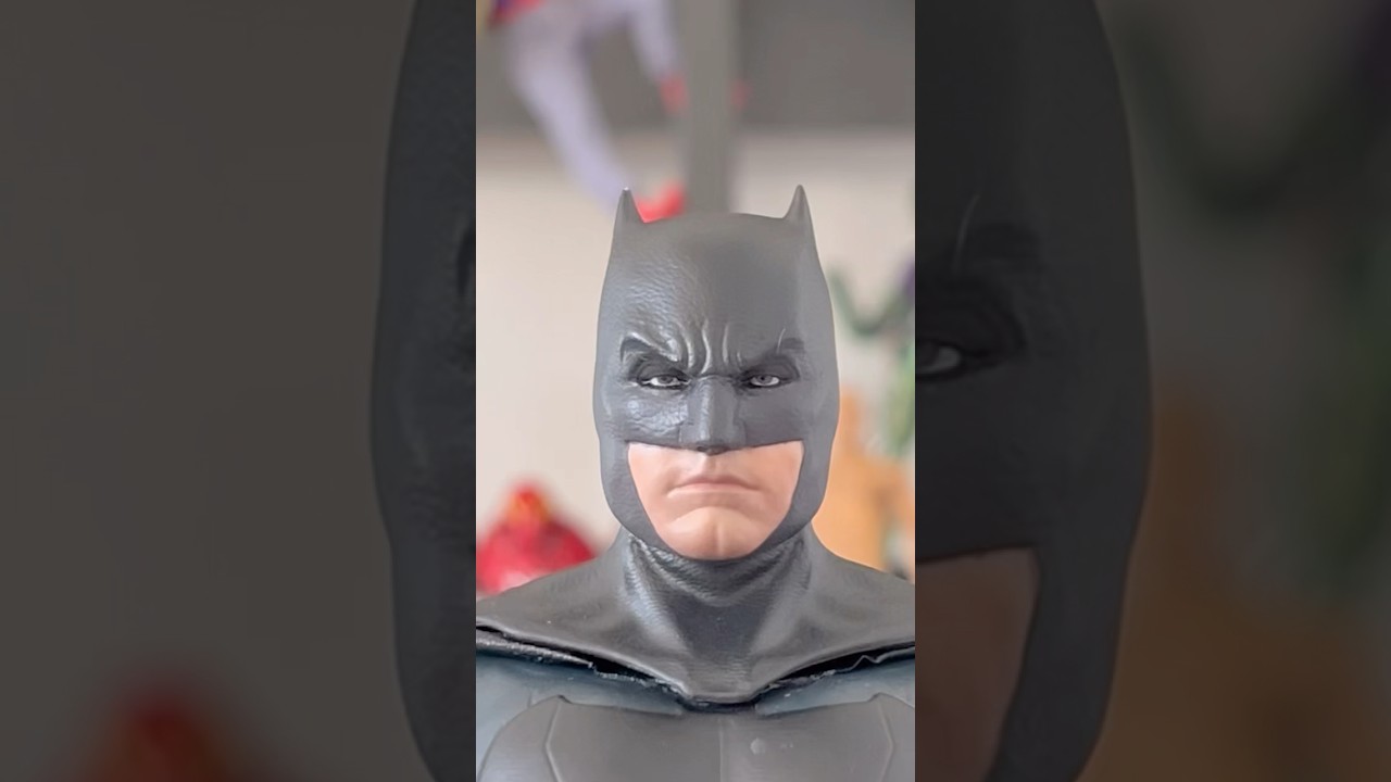 Unboxing Beast Kingdom Justice League Batman 
