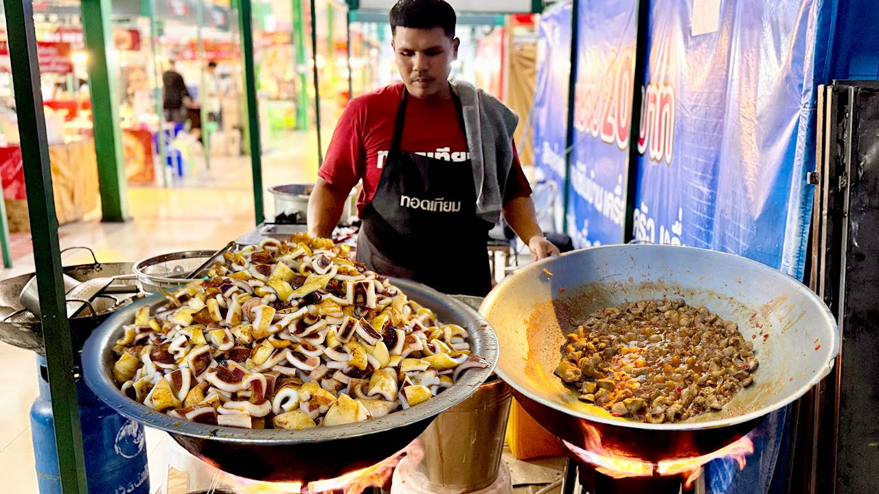 Long Queue! Asian Master Chef Fried 300 Kg of Various Seafood With Garlic | Thai Street Food