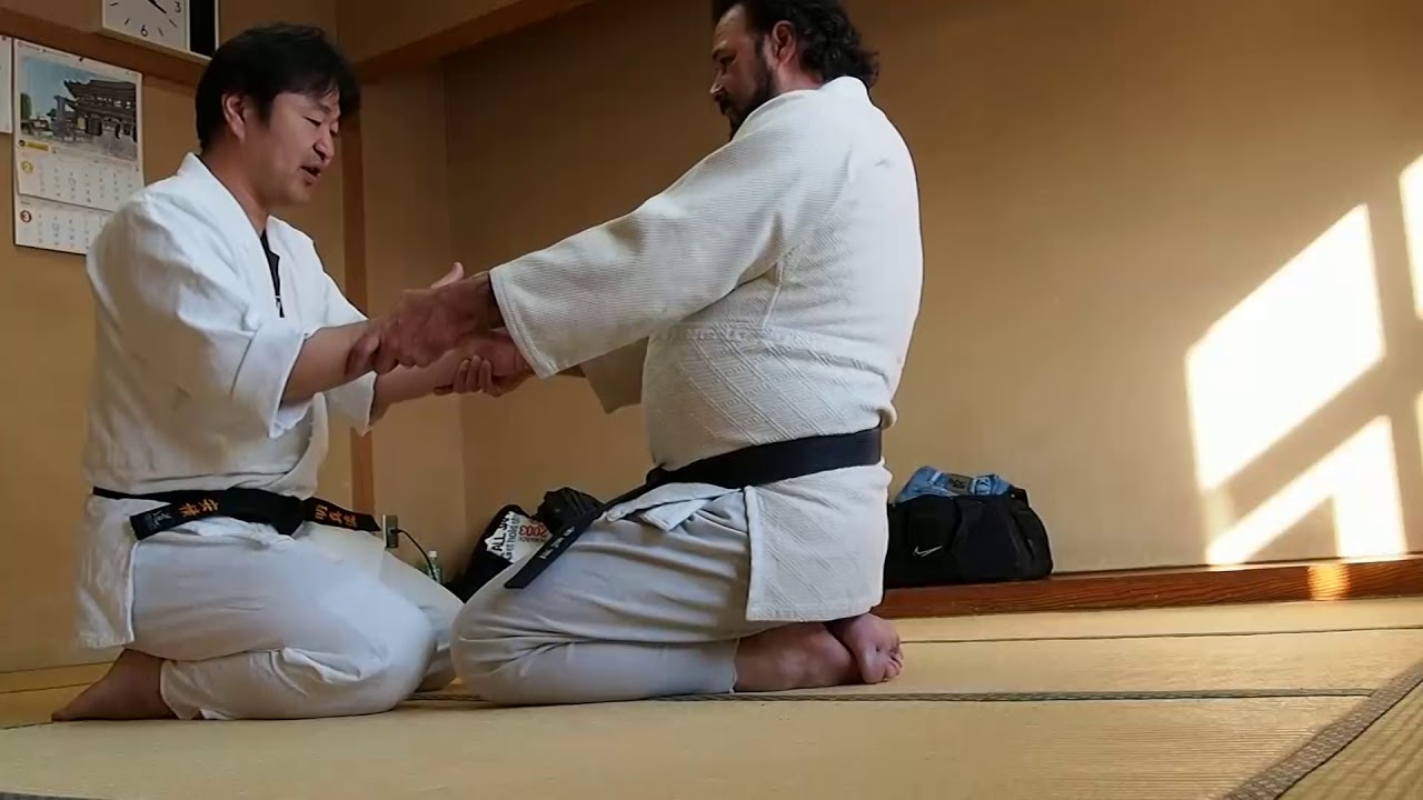 Introducing the Basic Aiki techniques of Meishinryu.