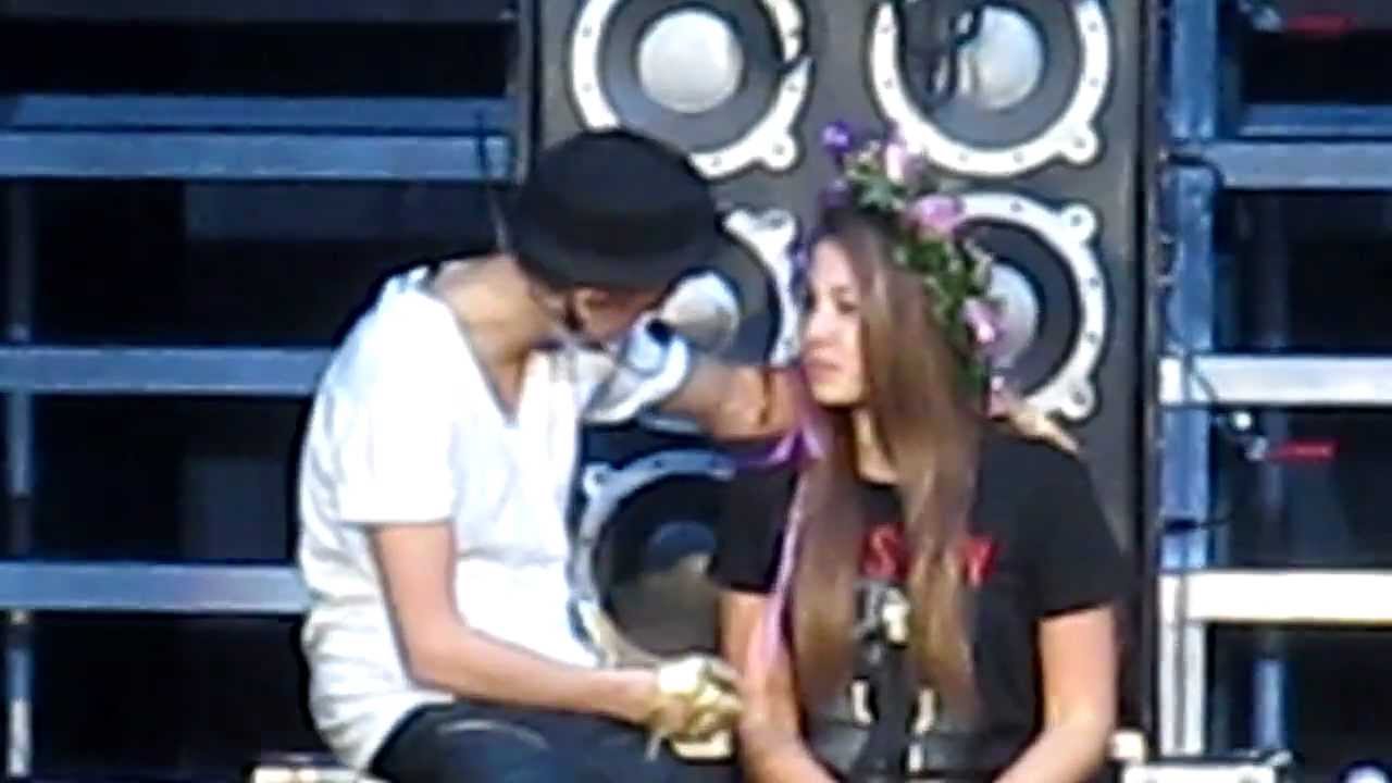 Justin Bieber in Ottawa- One Less Lonely Girl (Nov 23 2012)