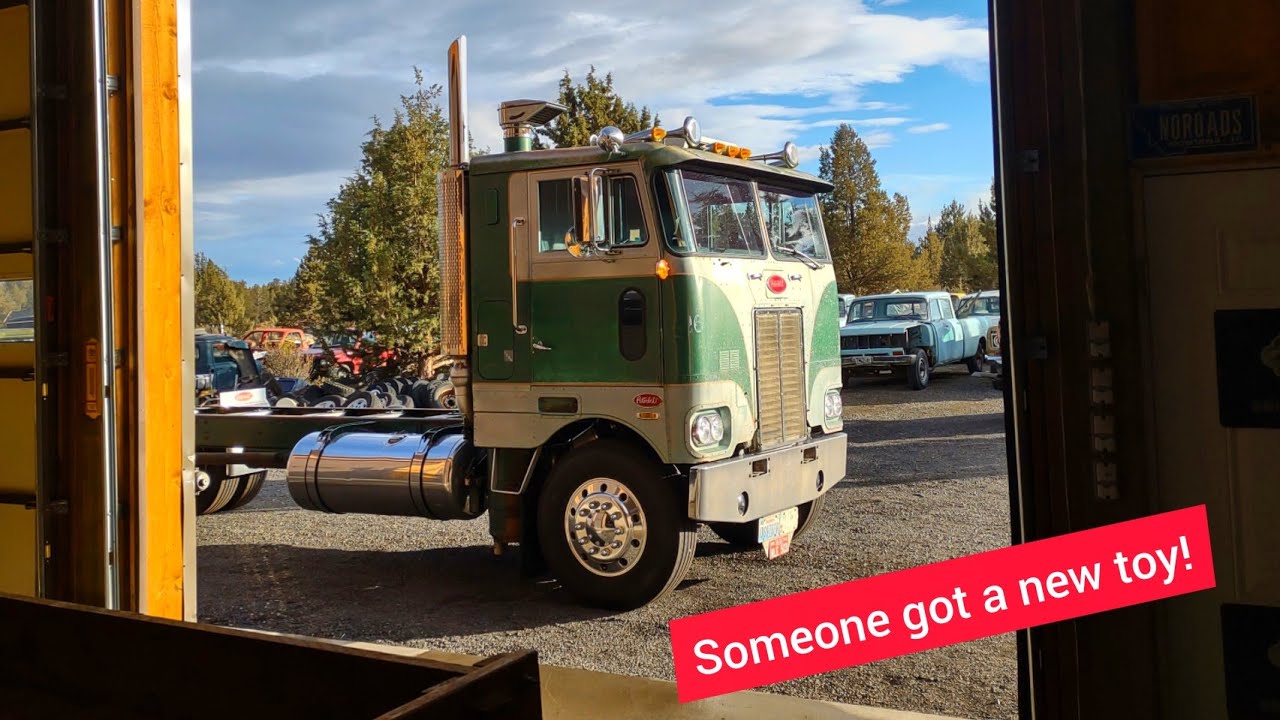 Бескапотный Peterbilt 352 обретает новый дом