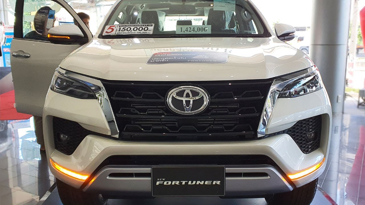 New 2020 Toyota Fortuner 2.4 V ราคา 1,424,000 บาท
