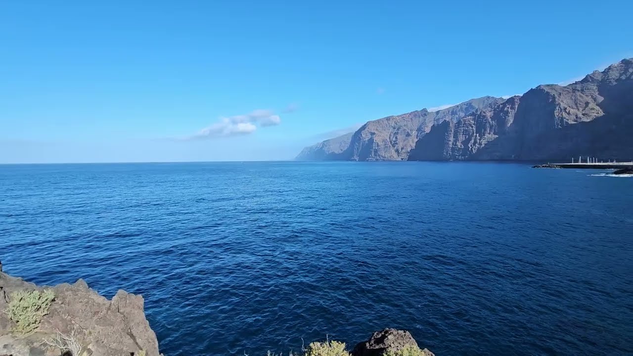 Tenerife: Puerto de Santiago - Globales Tamaimo Tropical at Los Gigantes walk by the coast #tenerife