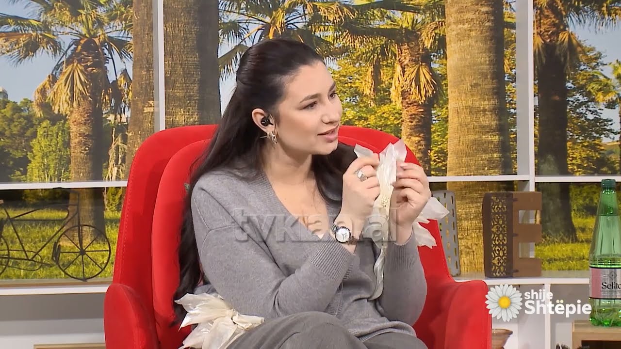 Shije Shtëpie - Super e thjeshtë, pastroni divanët me këto produkte shtëpie - Tv Klan