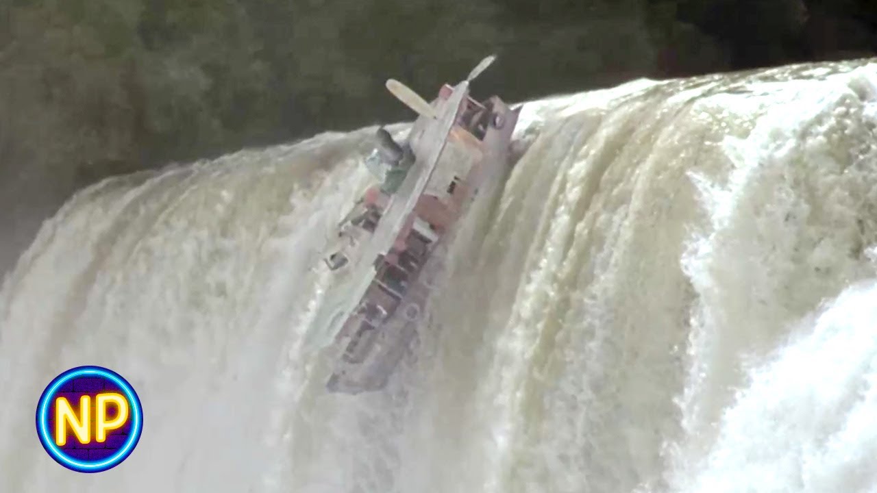 Down the Waterfall | Anacondas: The Hunt For The Blood Orchid (2004)