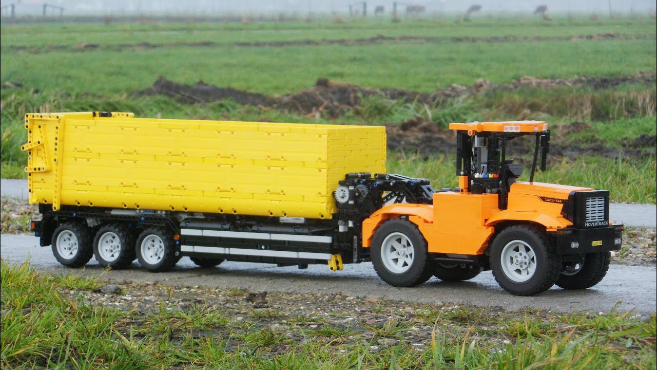 Hovertrack Luctor 544 in Lego with 3-axle gooseneck dump trailer