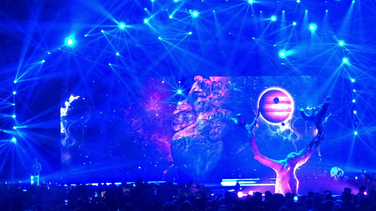 PNL - Uranus (Concert Zenith Nantes 06/11/17)
