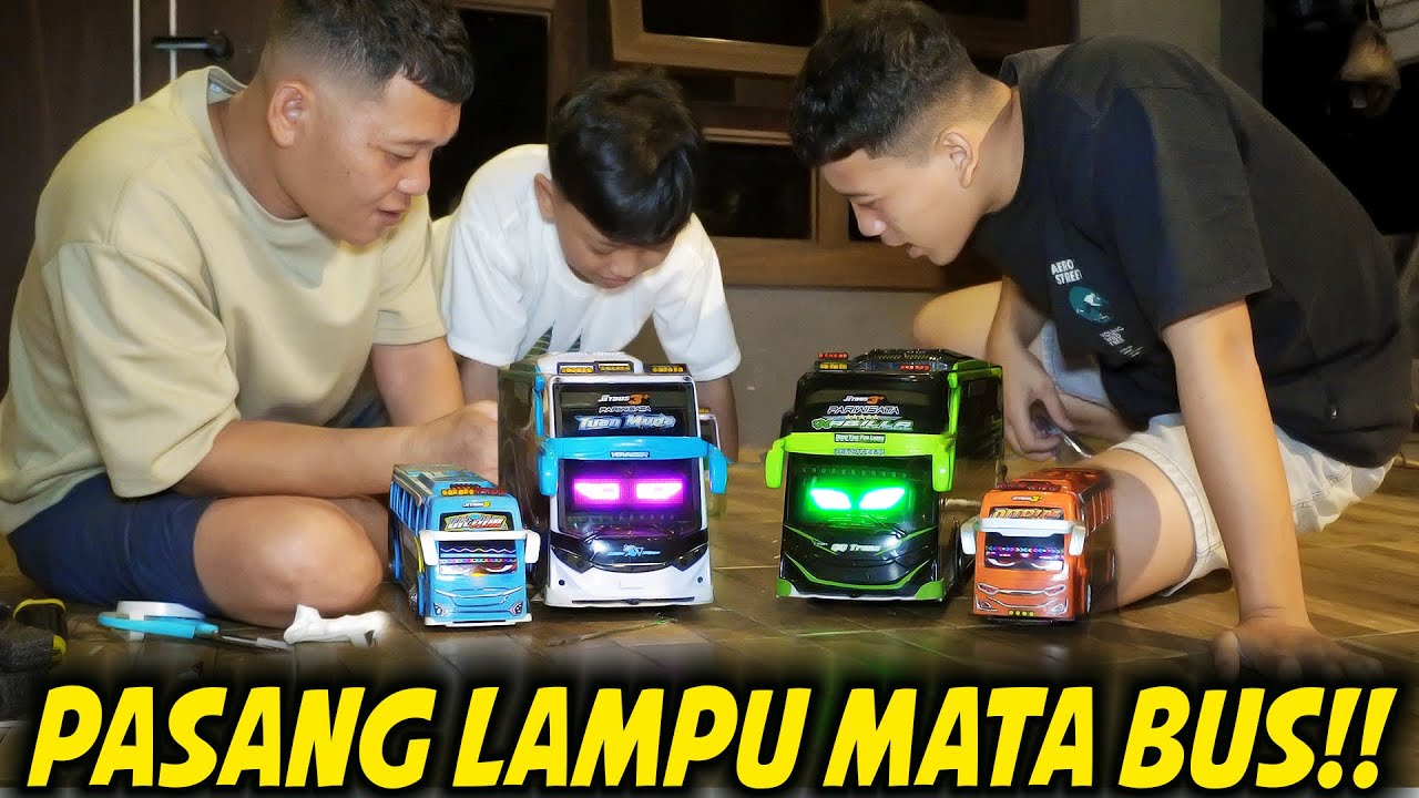PASANG LAMPU LED MATA DI MINIATUR JUMBO DAN PERBAIKI SELENDANG BUS PLASTIK