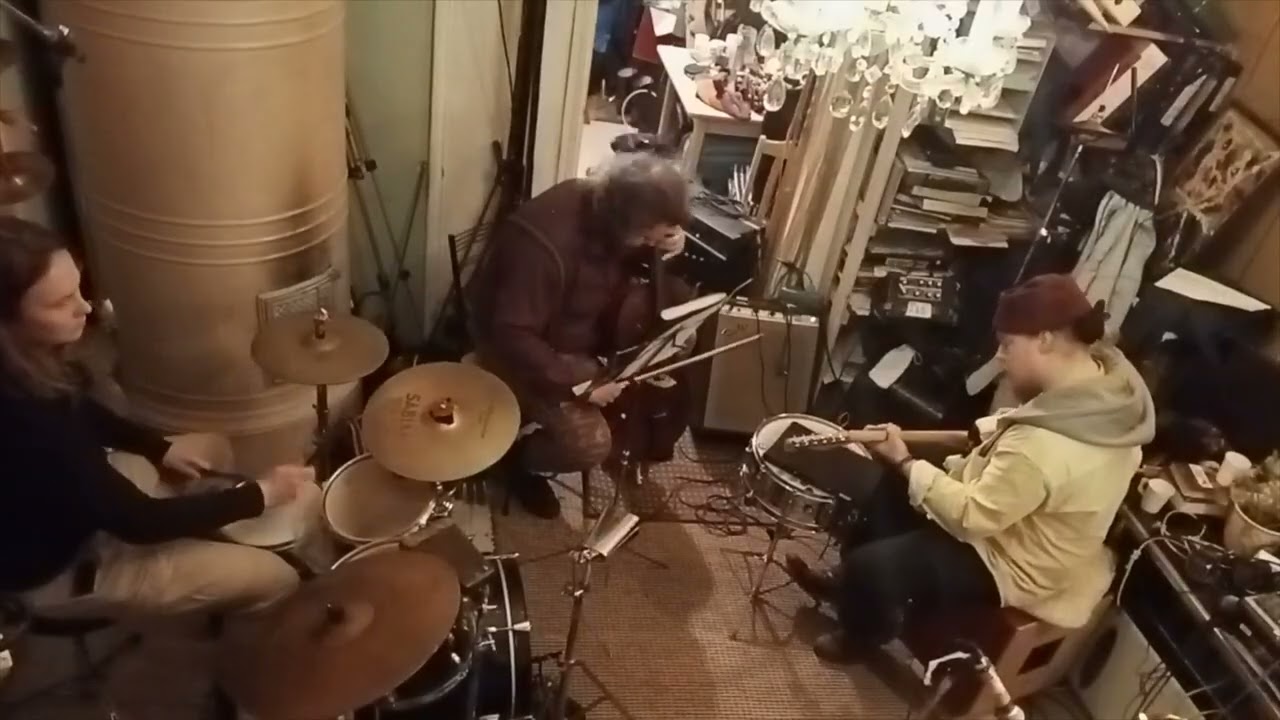 Vaaroilla--- FreeJazzKayanaZZ 11. 12 .2025
