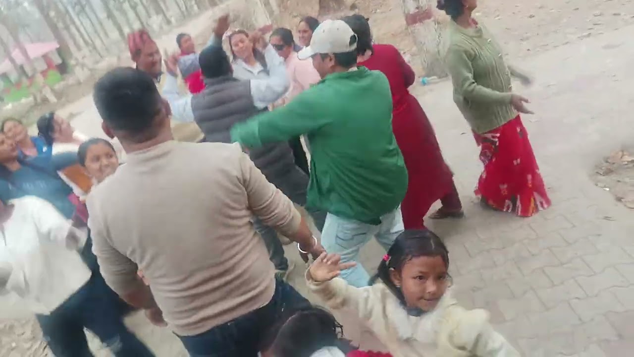 हाम्रो दिदी बहिनी भाउजू बुहारी हरु को 2082/10/17 गते मोराङ्ग को  पथरी भुल्के को रमाइलो पिक्निक