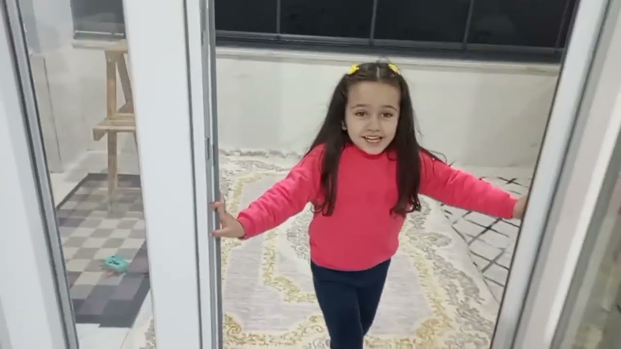 ALYA EVDE TEK BAŞINA!EVDE BÜYÜK PANİK!ODADAKİ YABANCI KİM?ALYA VE ERVA KAYIP!#funny#funnyvideo