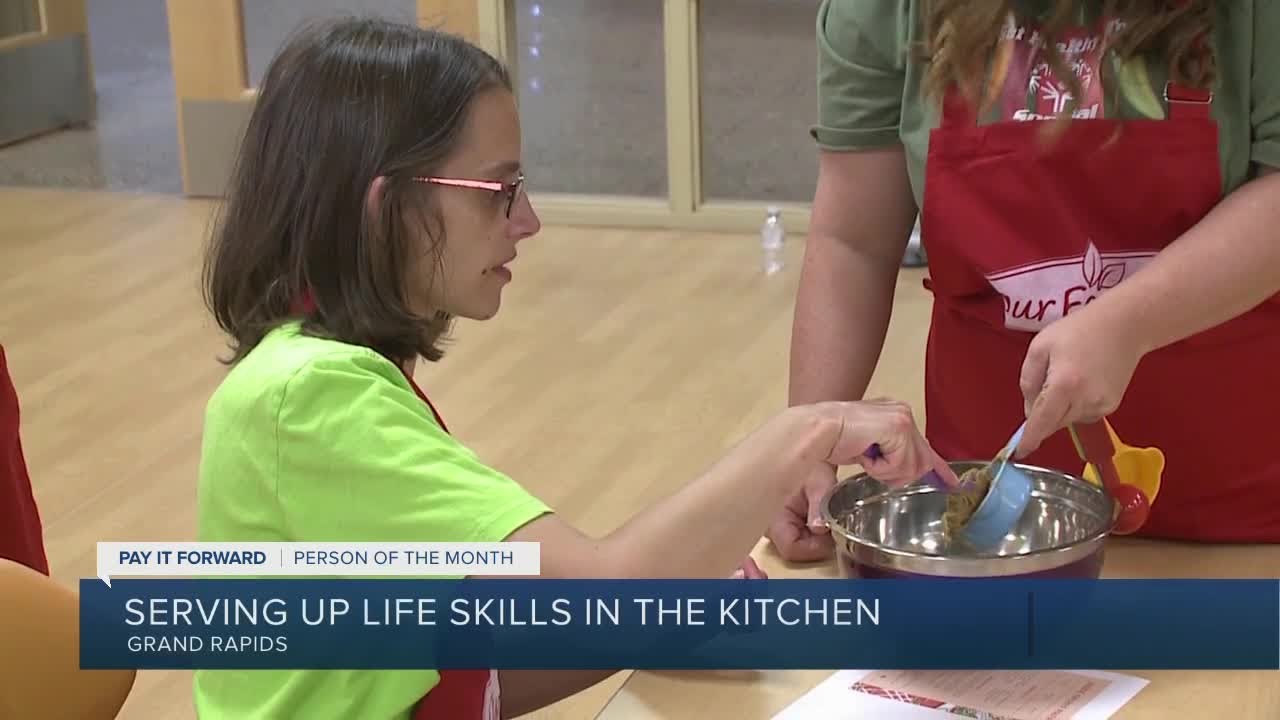 Former Special Olympics athlete teaches cooking class for adults with intellectual disabilities