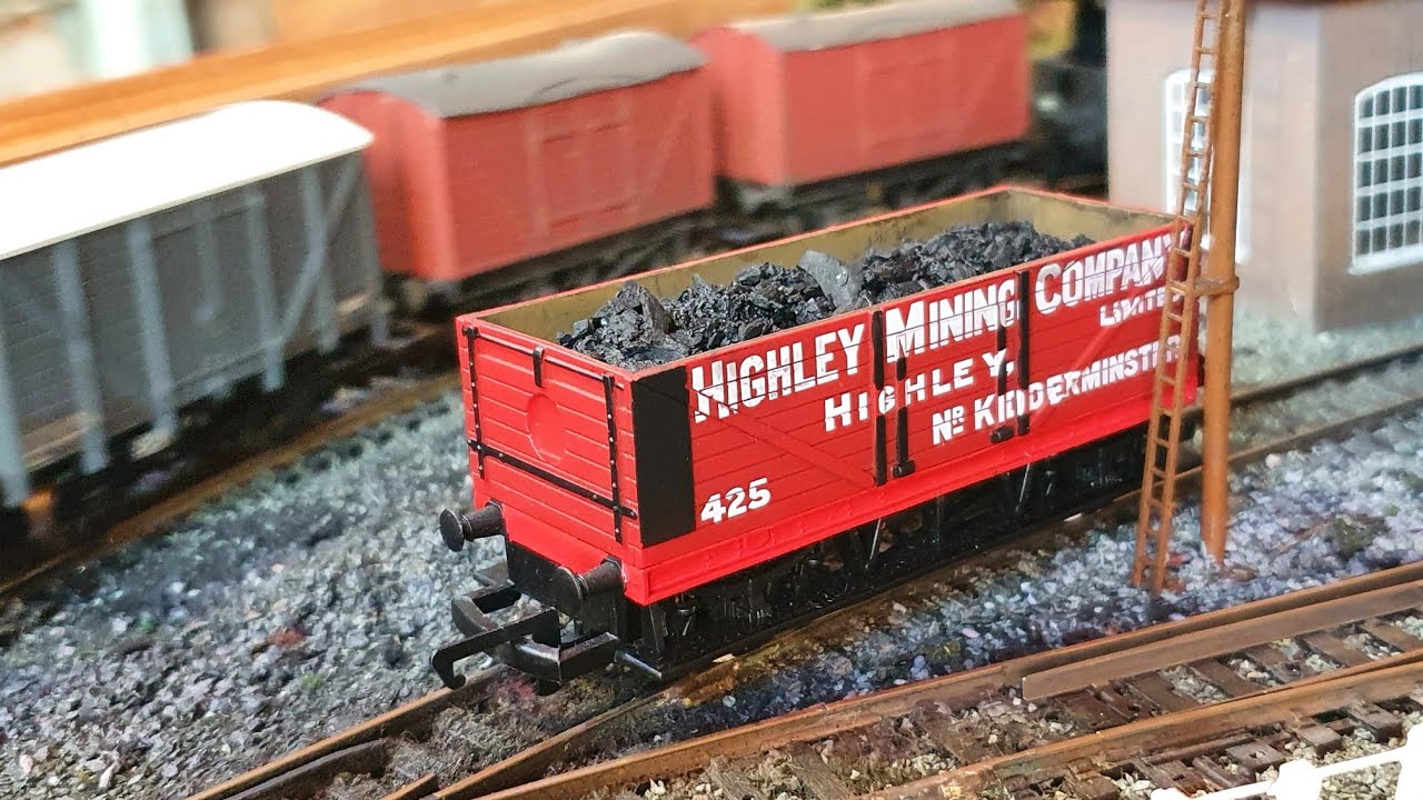 Improving Hornby LWB Plank Wagons