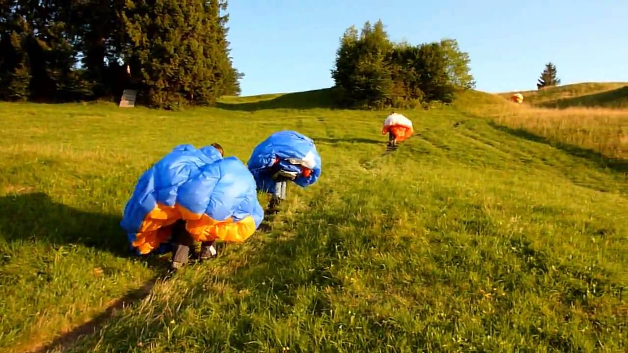 Ein Grundkurs der 1.DAeC Gleitschirmschule Gleitschirmfliegen