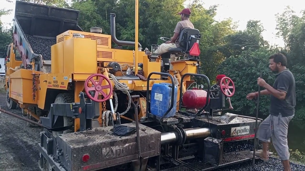 Sadak banane ki machine #road #video 
