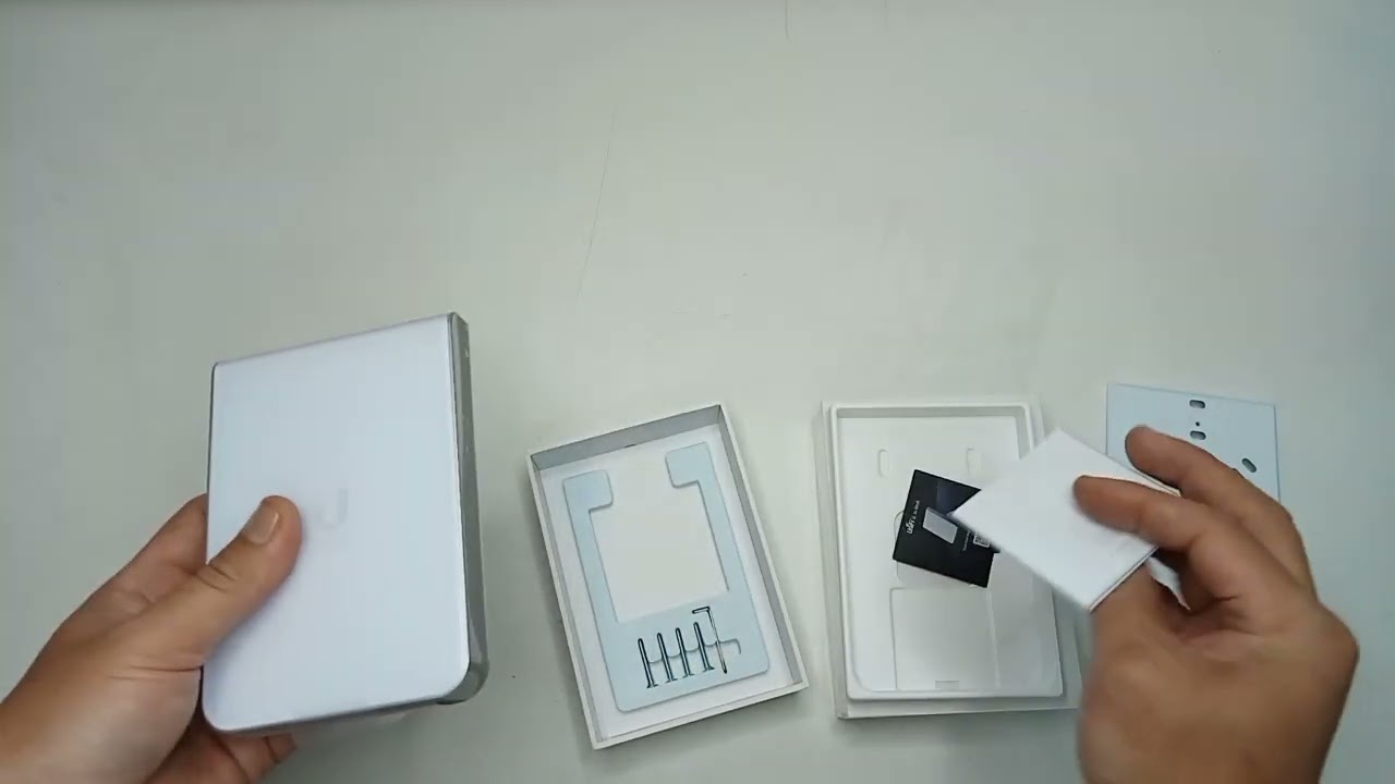 UNBOXING Ubiquiti U6-IW by NeXTGENiT