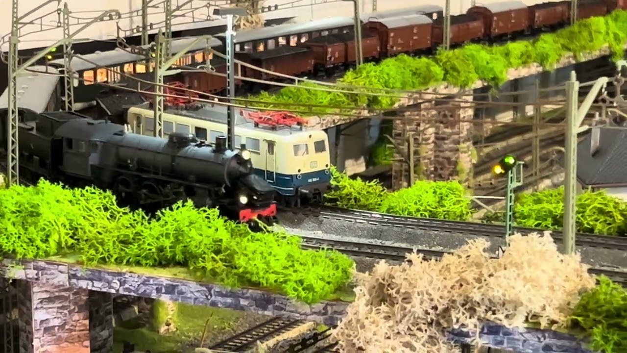 Märklin H0: Leichte Dampfloks mit Gewichten beschwert: BR 78, DSB Litra E991, F1200 SJ