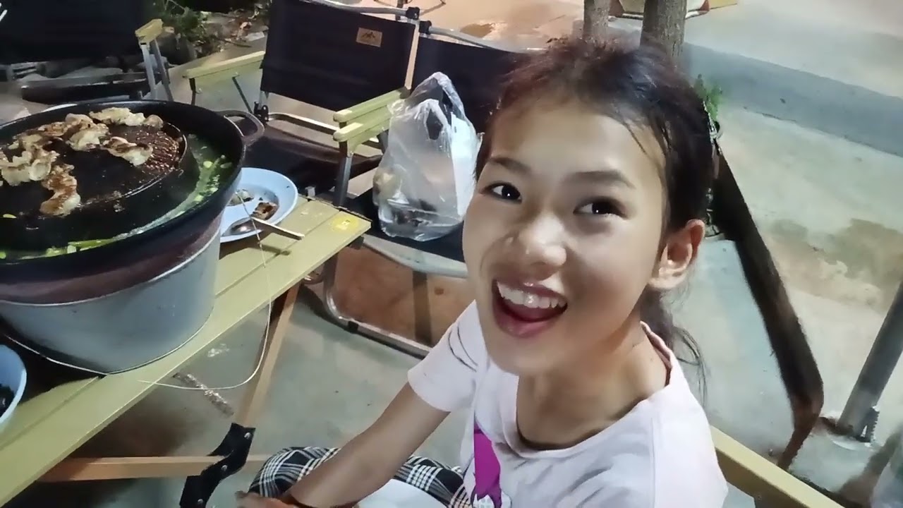 ธิดาลาวชวนกินเนื้อขางจ้า