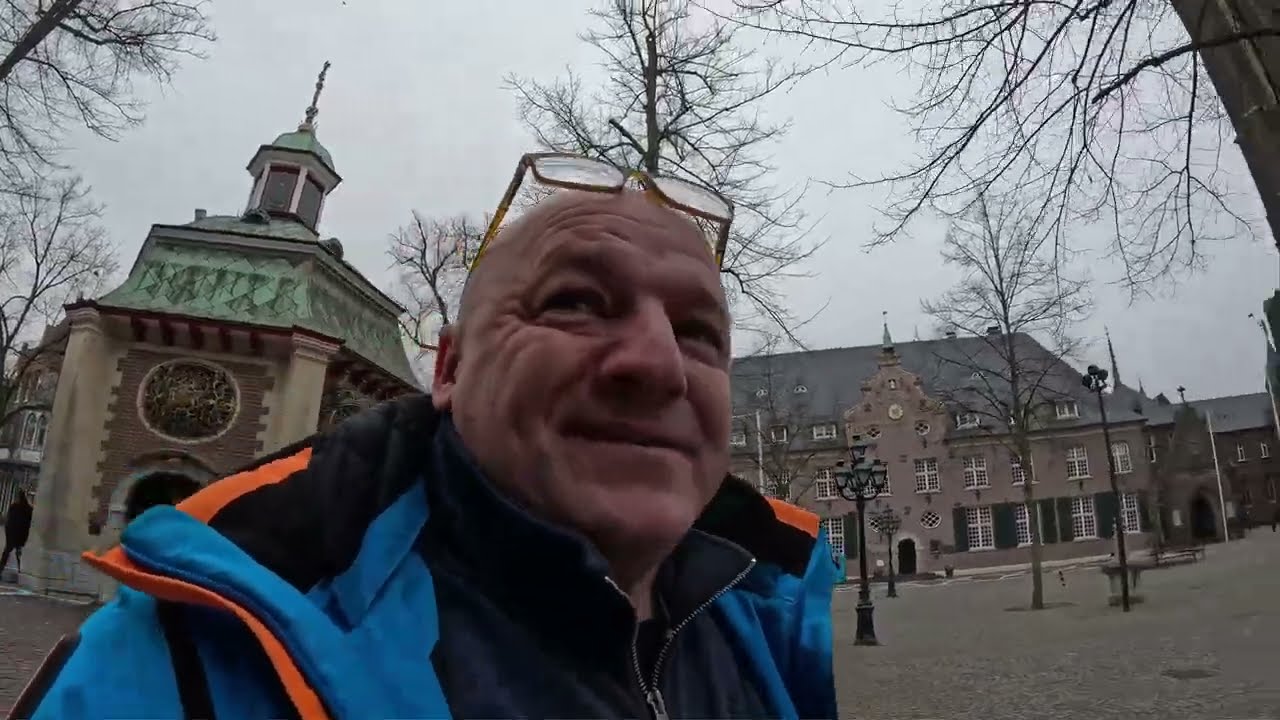 357| Natka wyrzuciła mnie z domu. Samotnie pląsam po...