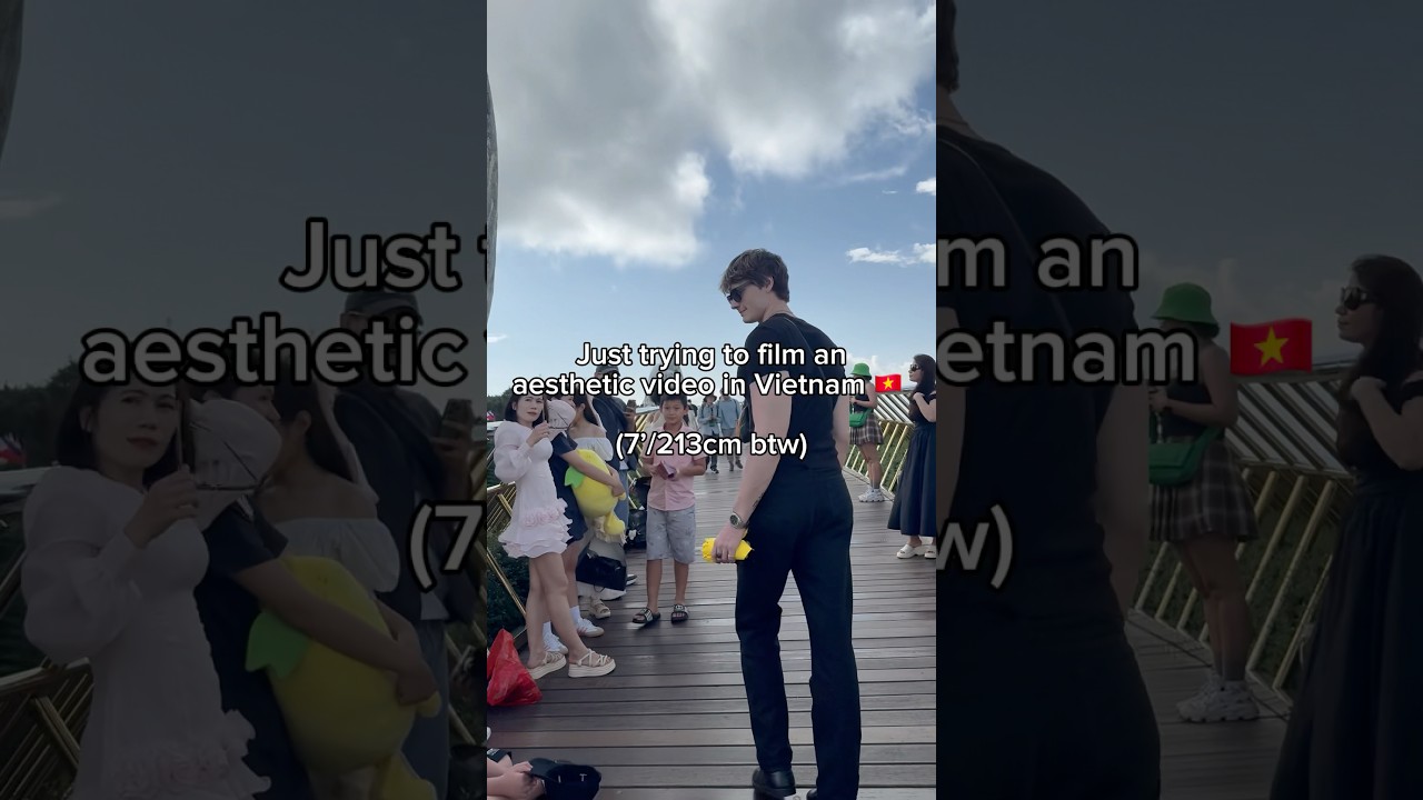 Everything turns into a walking vid 🙄