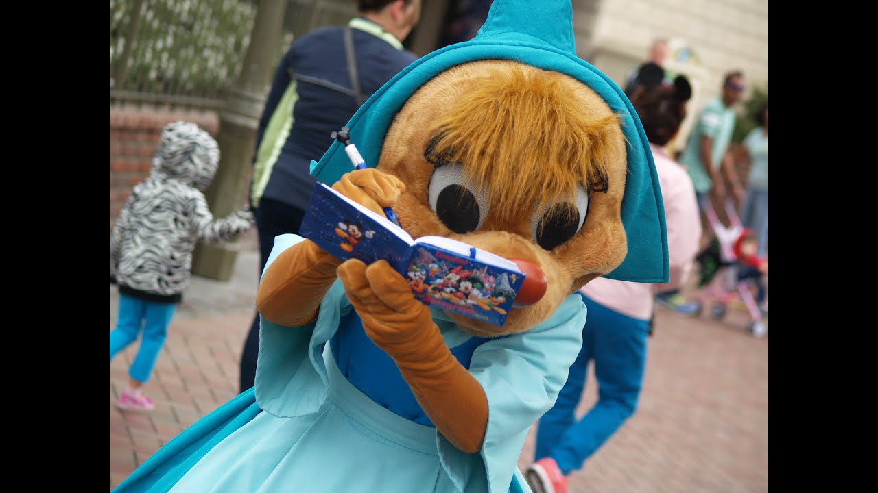 Character Meet W/ Suzy from Cinderella | So Cute!! | Fresh Baked