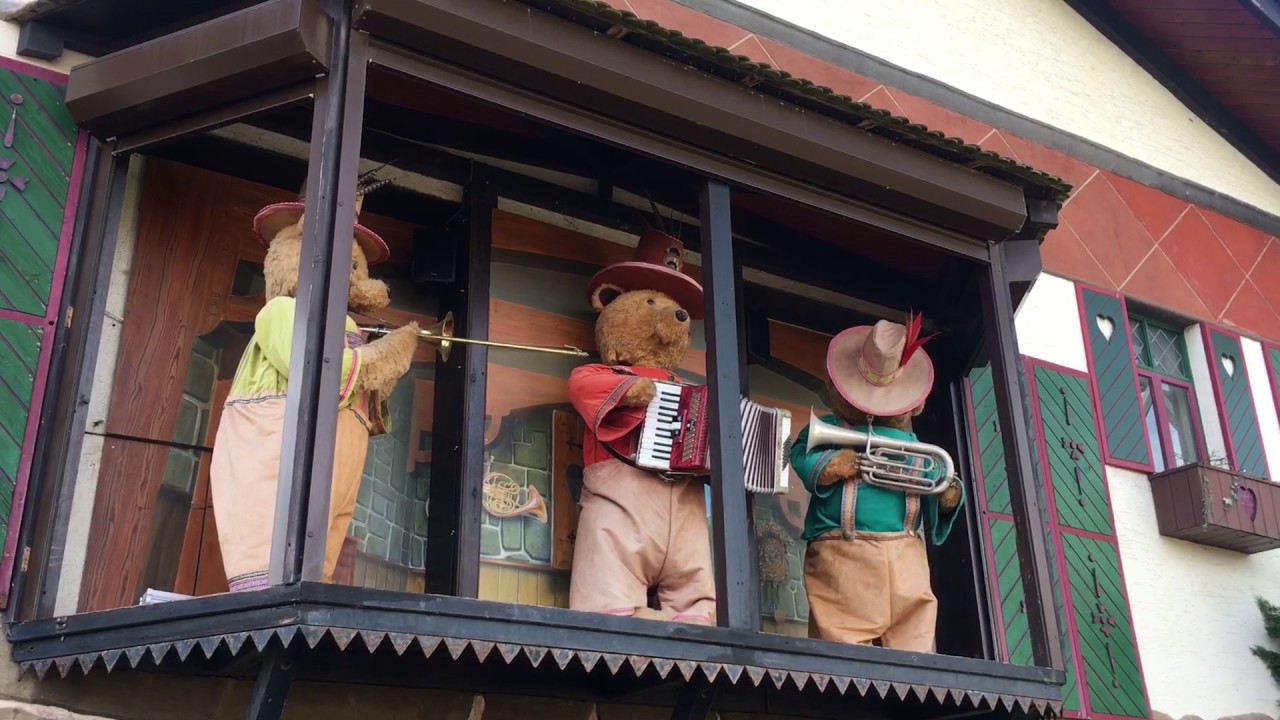 Avalanche Bears - Pleasure Beach Blackpool