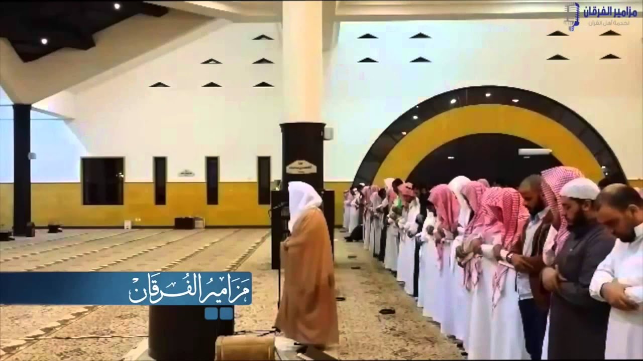 (وسَارعُوا إلى مَغْفِرَة منْ ربكُم) باب التوبة مفتوح فسارع إليه آيات خاشعه للشيخ ياسر الدوسري