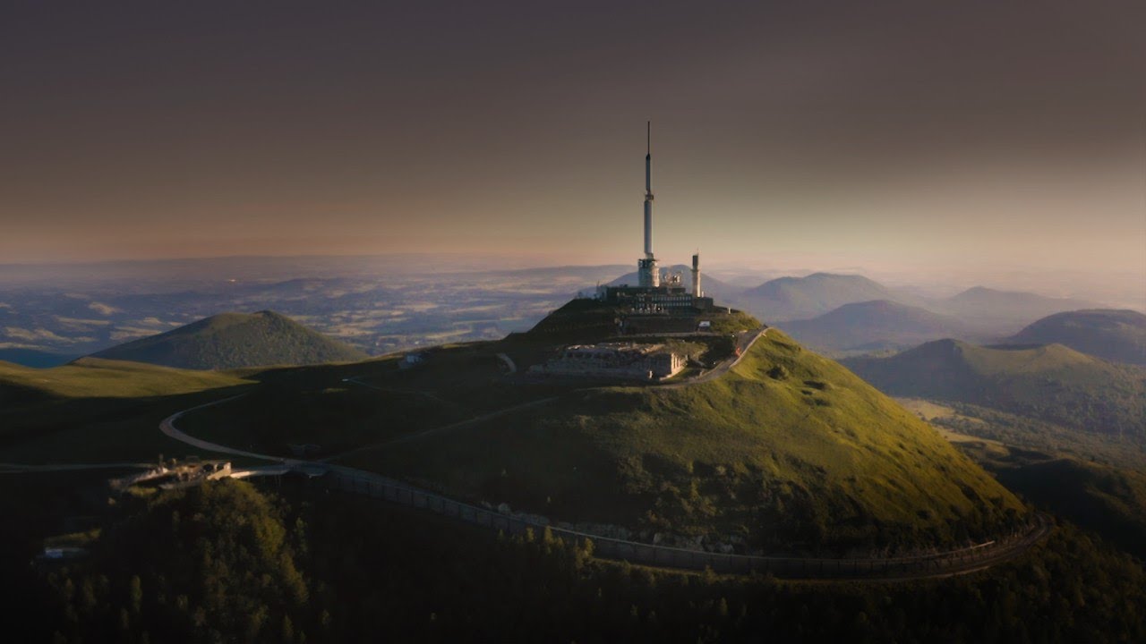 Le puy de Dôme, un observatoire la tête dans les nuages
