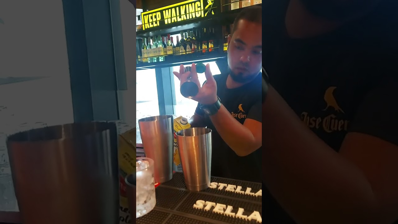 How to Make a Jungle Bird Cocktail 