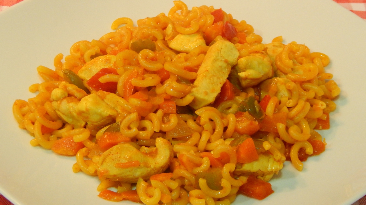 Receta f&aacute;cil de fideos con pollo